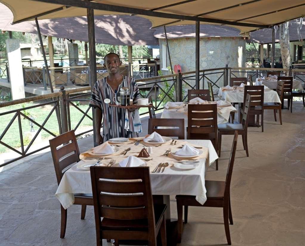 Ashnil Samburu Camp Hotell Restaurang bild